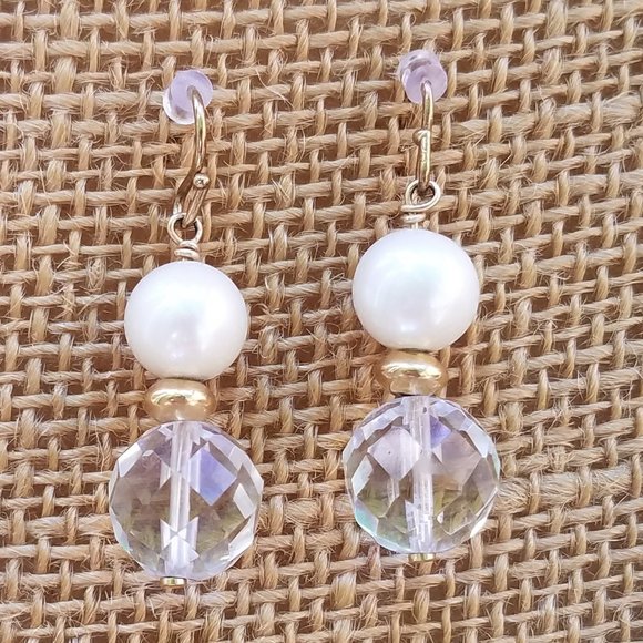 Pearls with Clear Acrylic Pieces💋💋 - Picture 3 of 5